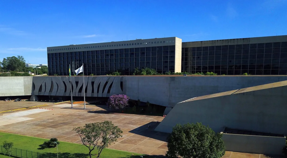 STJ autoriza faculdade a cobrar mensalidade maior de alunos calouros