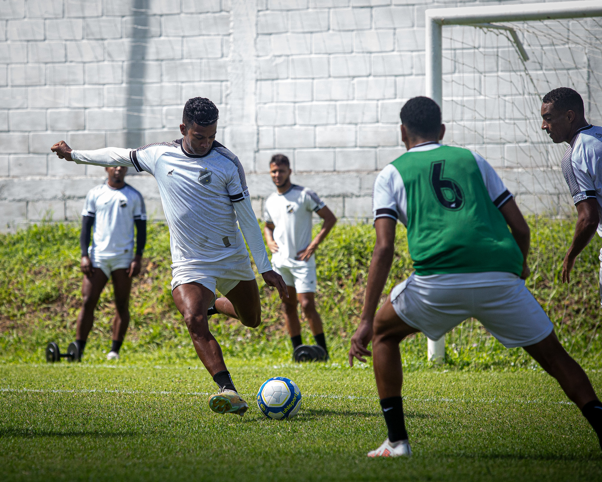 O "Sobrenatural de Almeida" entrando em campo contra o ABC