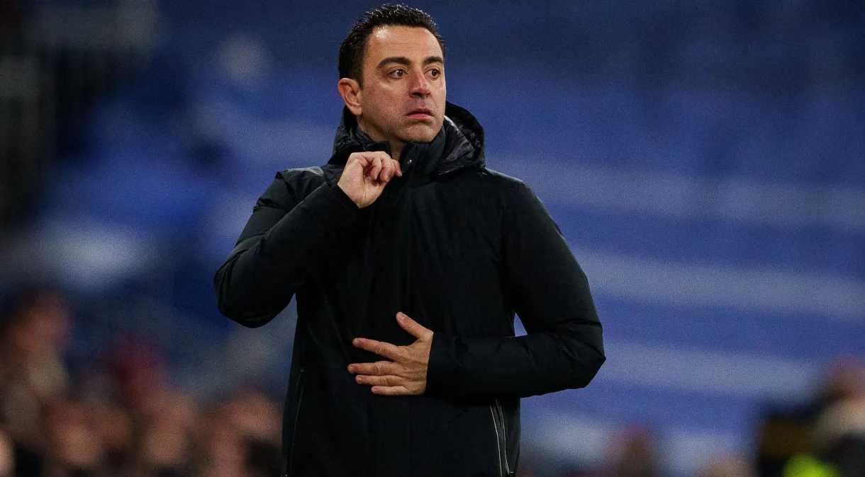 Barcelona anuncia demissão do técnico Xavi Hernandéz