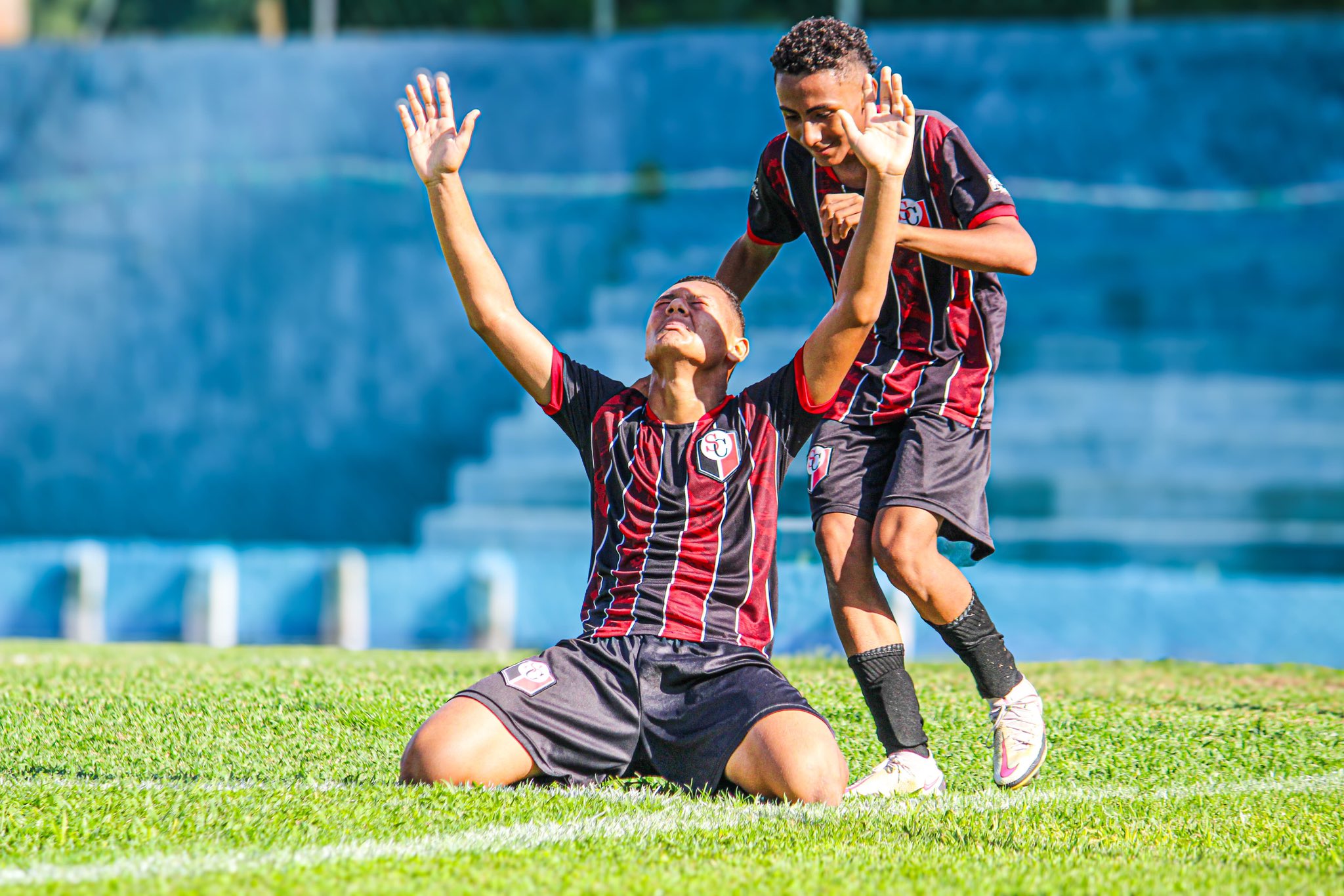 QFC e Santa Cruz na frente; a promoção de José Vanildo ao fazer sua obrigação