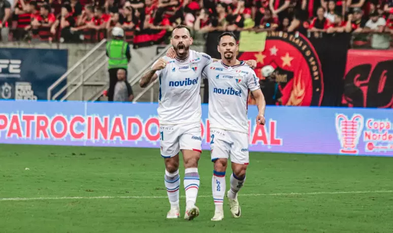 Fortaleza domina, faz quatro gols no 1º tempo e volta à final da Copa do Nordeste