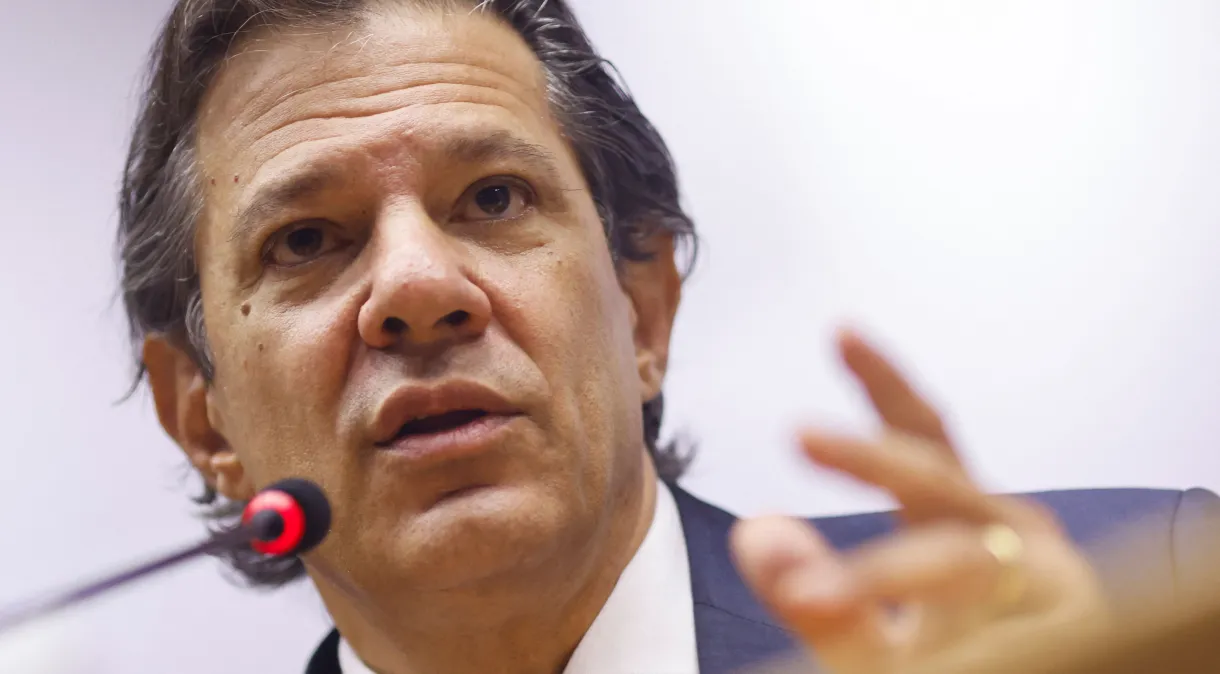 Taxação de blusinhas: Haddad vê assunto polarizado e pede debate técnico