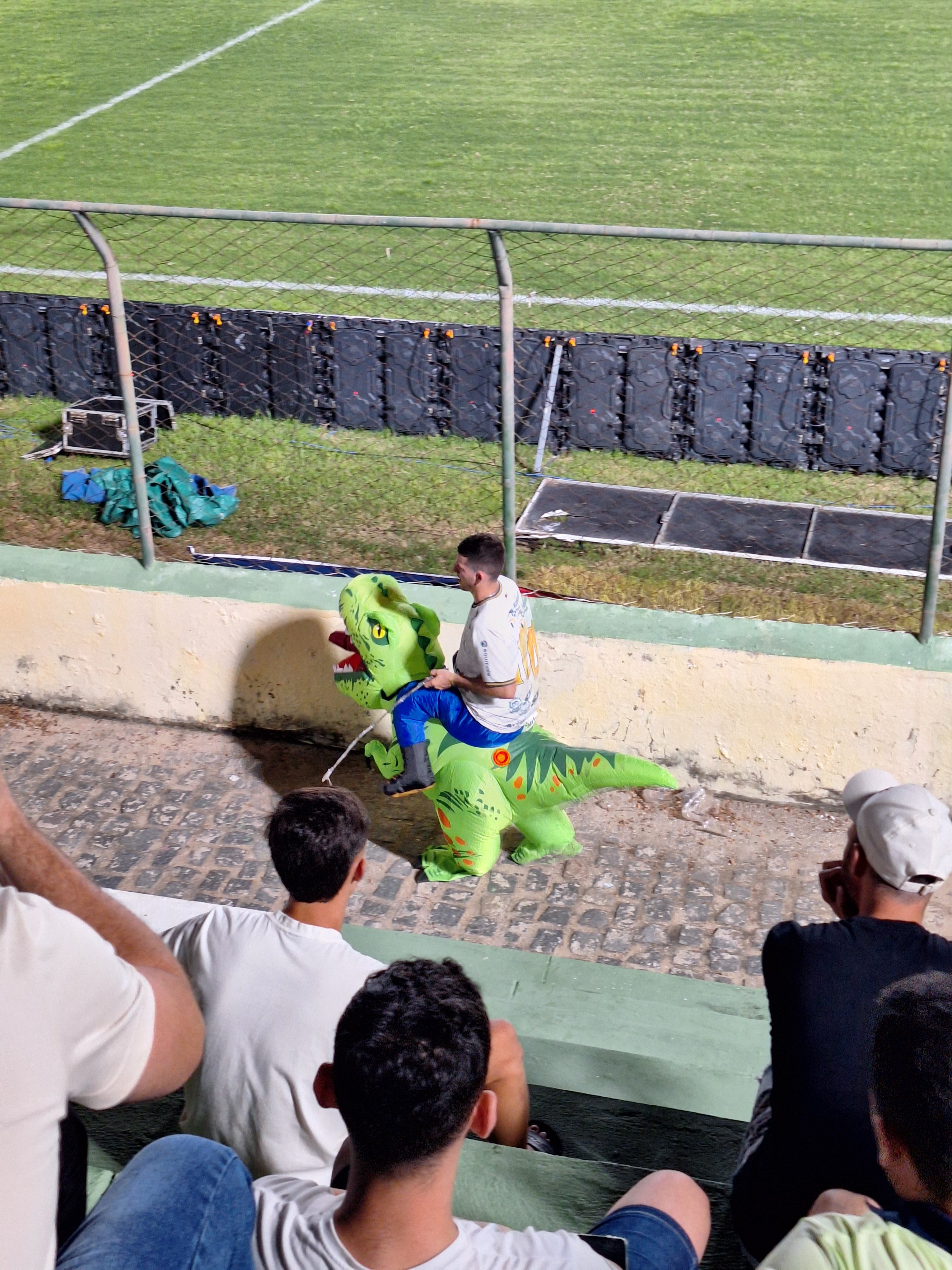 Estivemos presentes na terra dos dinossauros