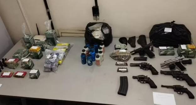 Policial militar é preso por comercialização de armas e munições em feira livre no interior do RN