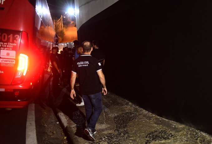 Ex-Corinthians e Manchester City é preso antes de jogo
