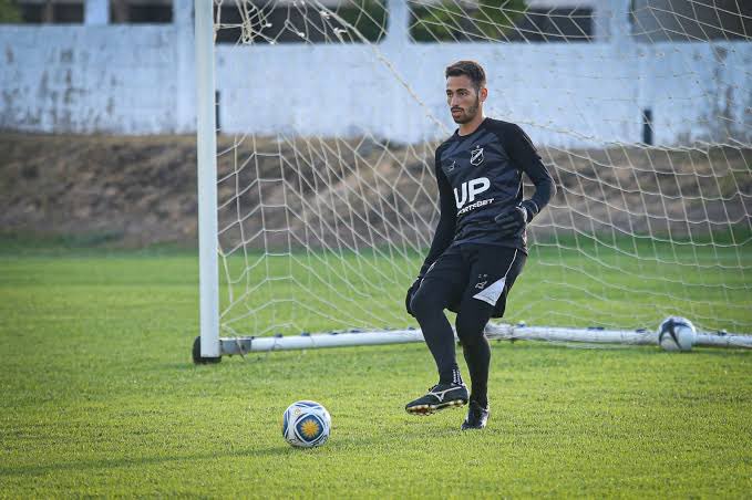 Goleiro Matheus Refundini volta ao ABC após saída de Welligton 