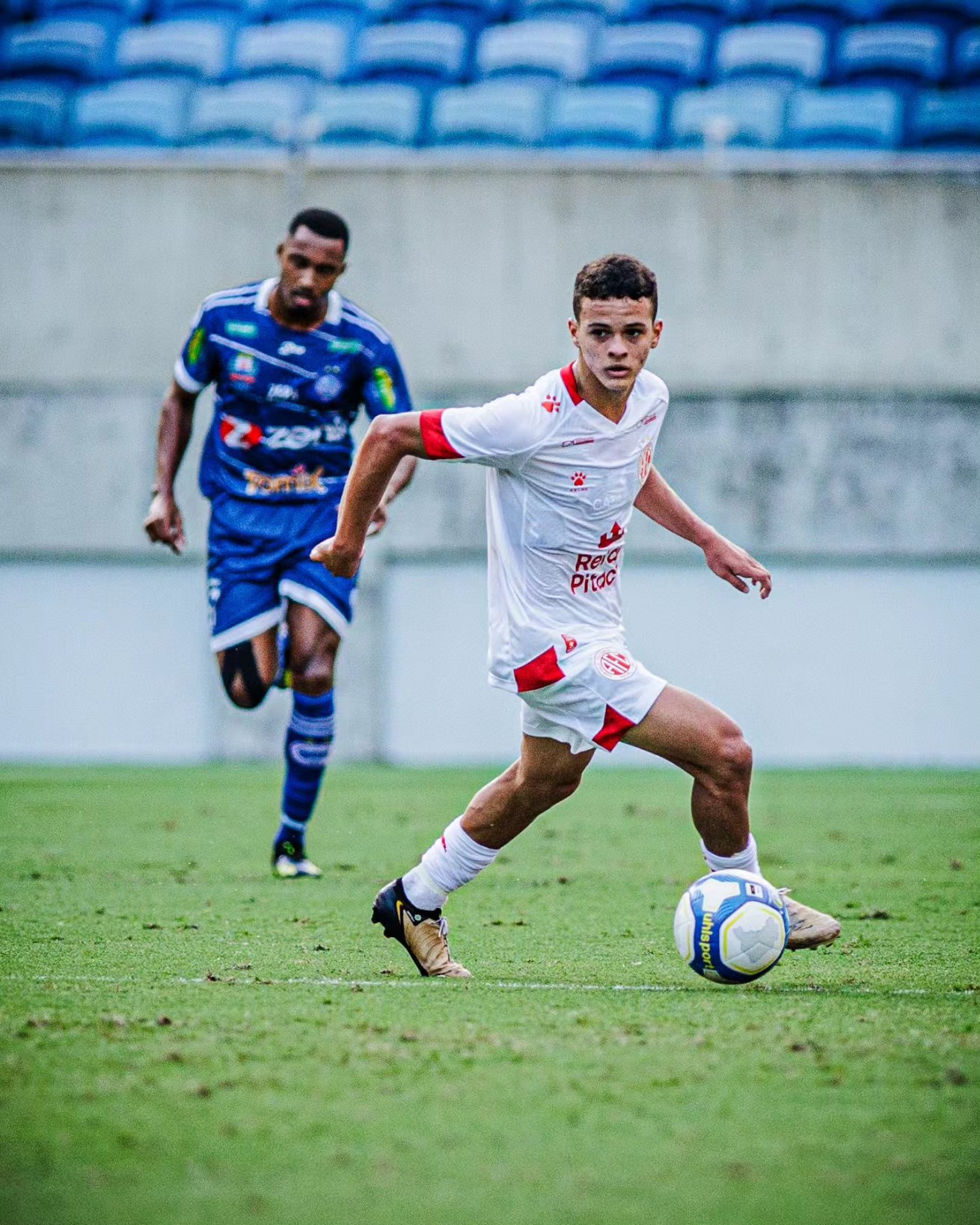 América soma três pontos em partida sem muito brilho