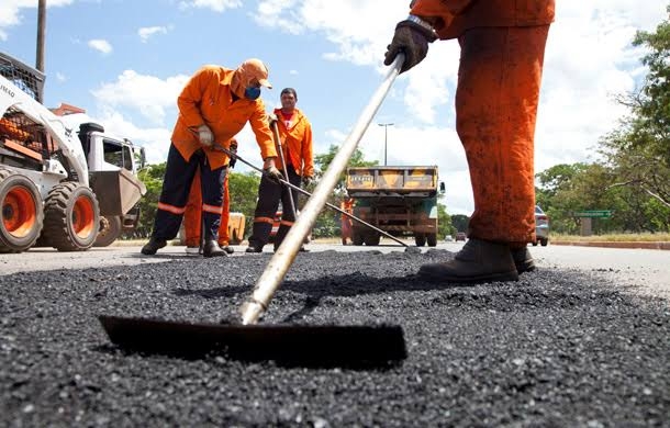 Zona Oeste recebe serviços da Operação Tapa Buracos nesta segunda-feira