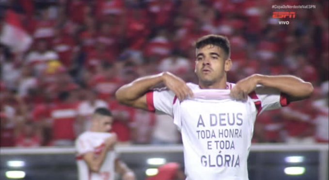 Jogador pode ser punido após mostrar mensagem religiosa na final da Copa do Nordeste