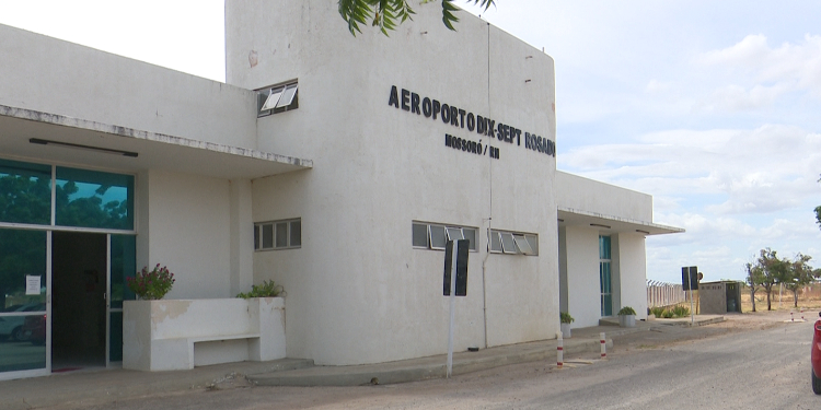 Polícia Federal prende homem procurado pela Justiça no aeroporto de Mossoró