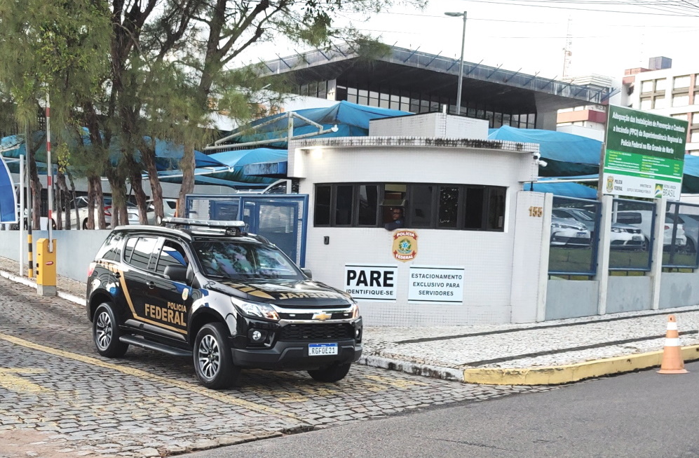 Operação da PF investiga grupo responsável por receber 'mensalidade' de facção criminosa no RN