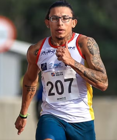Velocista potiguar surpreende com prata nos 100m rasos do Troféu Brasil e conquista vaga para Paris 2024