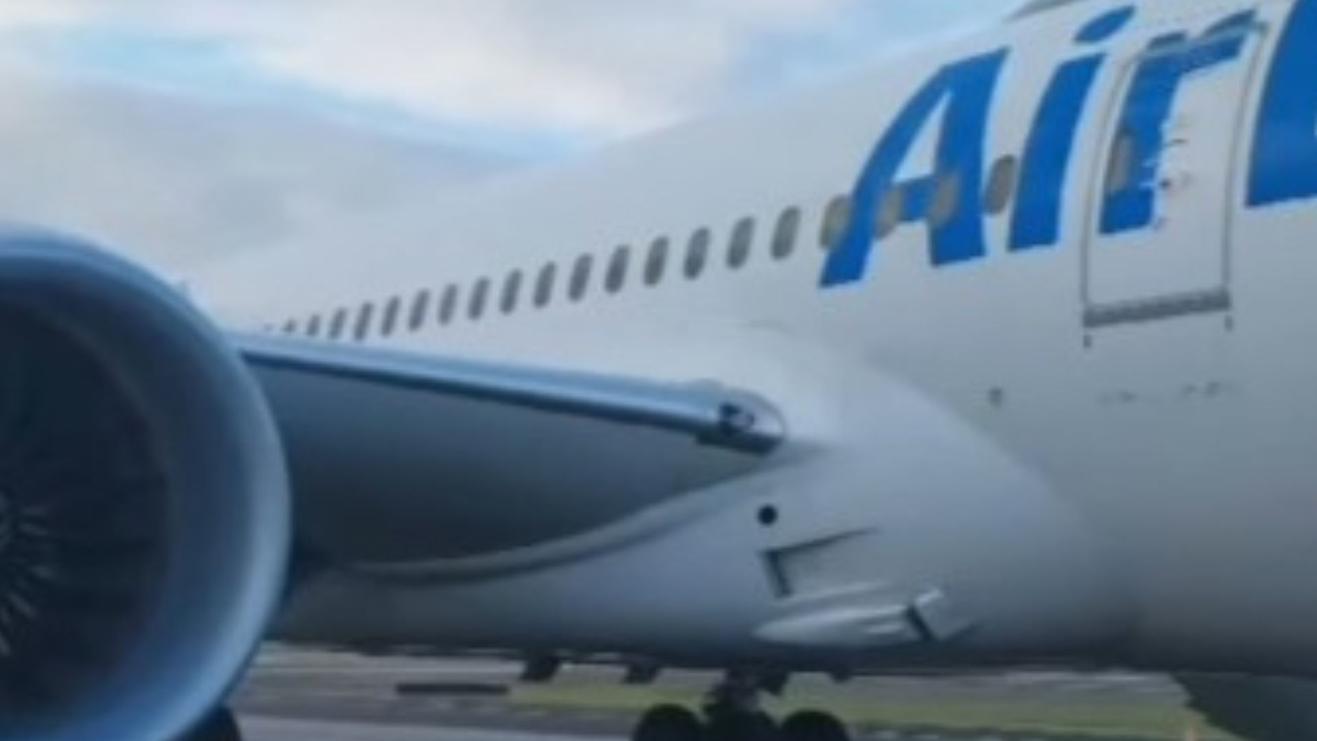 [VIDEO] Sobe para 30 o número de feridos em avião que fez pouso de emergência em Natal