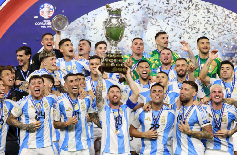 Argentina vence Colômbia na prorrogação e se isola como maior campeã da Copa América