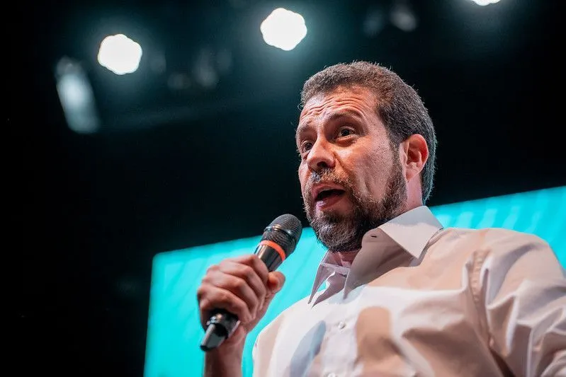 PT abre caminho para abastecer caixa de Boulos, que pede R$ 30 milhões ao partido