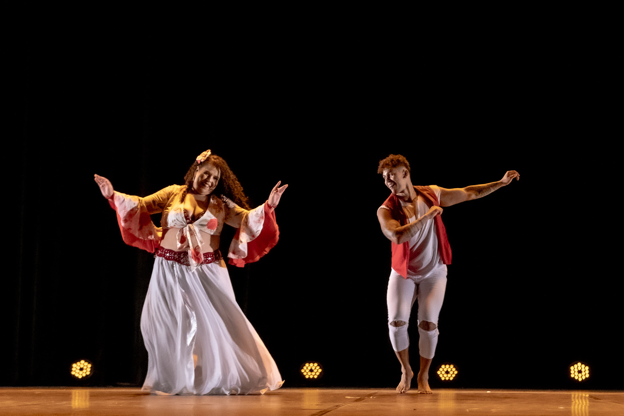 Academia Evidance faz apresentação com mais de 100 bailarinos em Natal