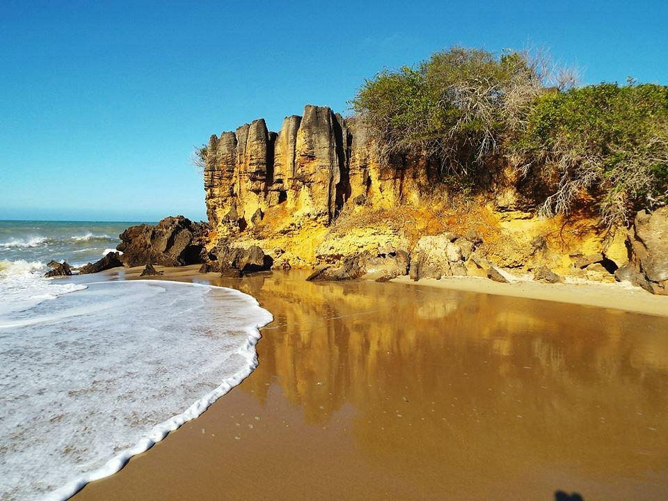 Praia de Tourinhos: MPF firma acordo com Prefeitura e Idema para retorno dos barraqueiros e retomada da obra