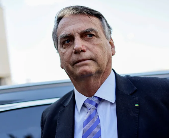 PGR recebe relatório para selar destino de Bolsonaro no STF