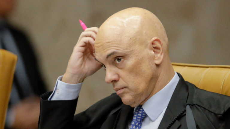 Ex-assessor de Moraes é esperado na PF para prestar depoimento hoje