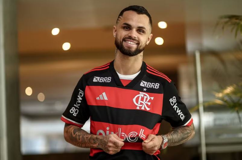 Flamengo anuncia a contratação de Michael: "Meu coração nunca foi embora"