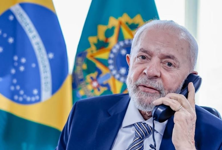 Lula gastará R$ 1,8 milhão em cortinas e persianas motorizadas