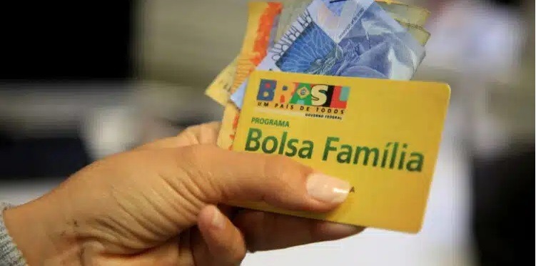 Governo Lula anuncia corte de verbas do Bolsa Família, Farmácia Popular e Auxílio Gás