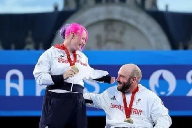 Paralimpíada: Britânica se torna primeira grávida medalhista de ouro