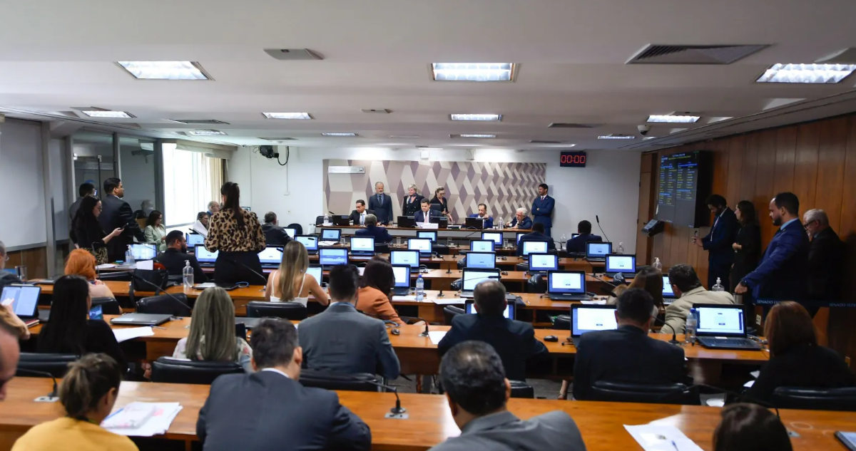 CCJ do Senado aprova porte de arma para policiais legislativos nos estados e Distrito Federal