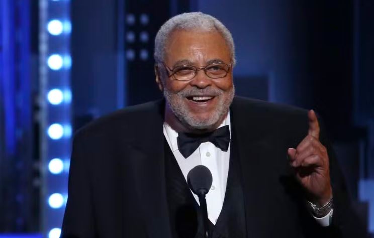 James Earl Jones, ator de 'A grande esperança branca' e voz de Darth Vader, morre aos 93 anos