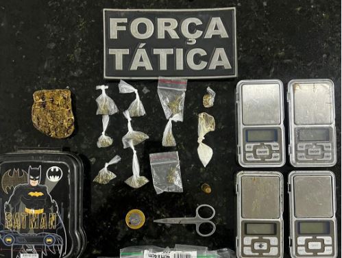 Força Tática apreende drogas no bairro de Mãe Luiza em Natal