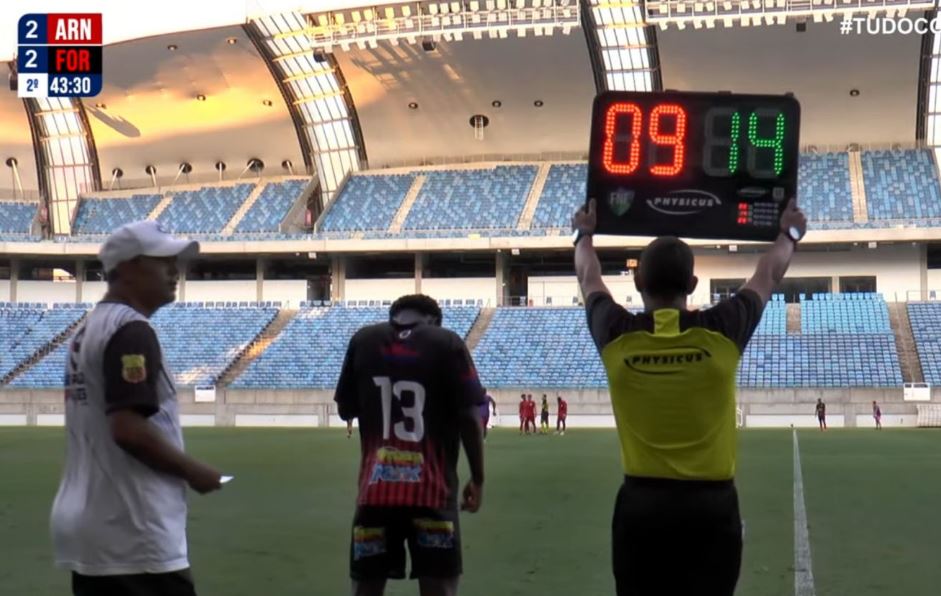 [VIDEO] Lambança: Com 12 em campo, time faz gol no finalzinho e causa maior confusão na decisão do Sub-20 