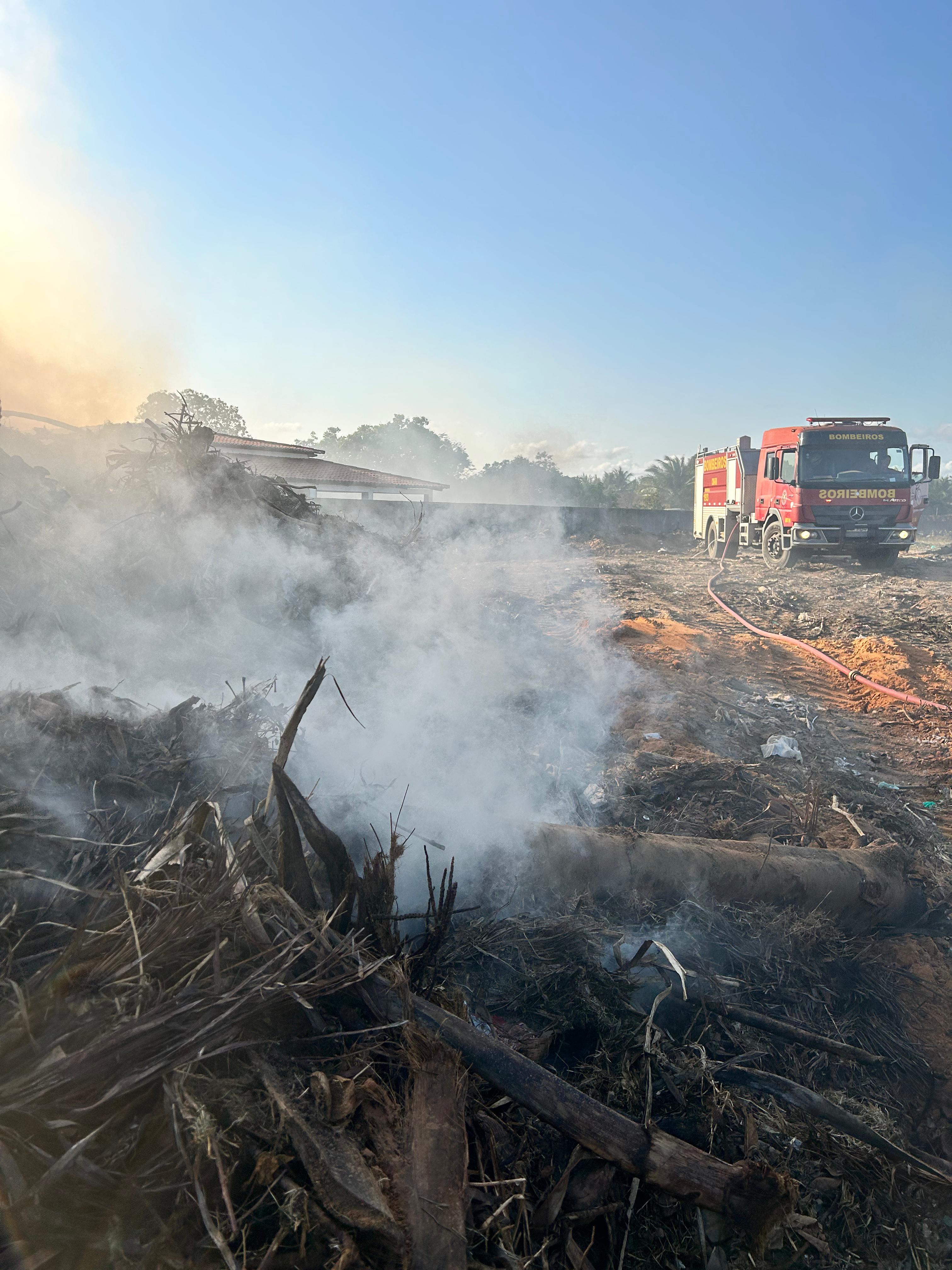 Corpo de Bombeiros do RN combate 13 incêndios em vegetação nesta terça-feira