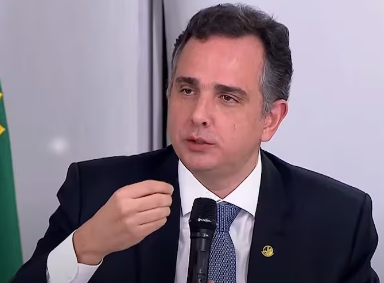 ‘Há uma orquestração para incendiar o Brasil’, diz Pacheco em reunião no Planalto