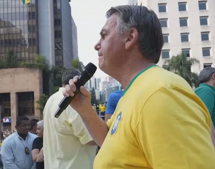 Bolsonaro critica Marçal e diz que comparar cadeirada com facada é “lamentável”