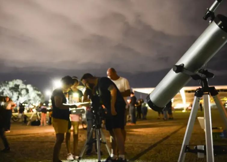 “Cometa do Século” passará perto da Terra e poderá ser visto no Brasil