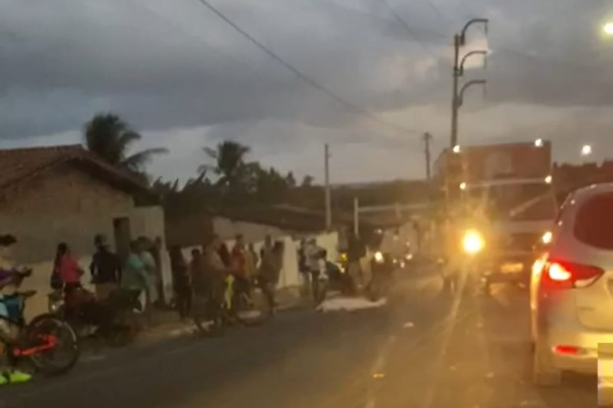 Homem morre após ser atingido por moto enquanto atravessava rodovia na Grande Natal