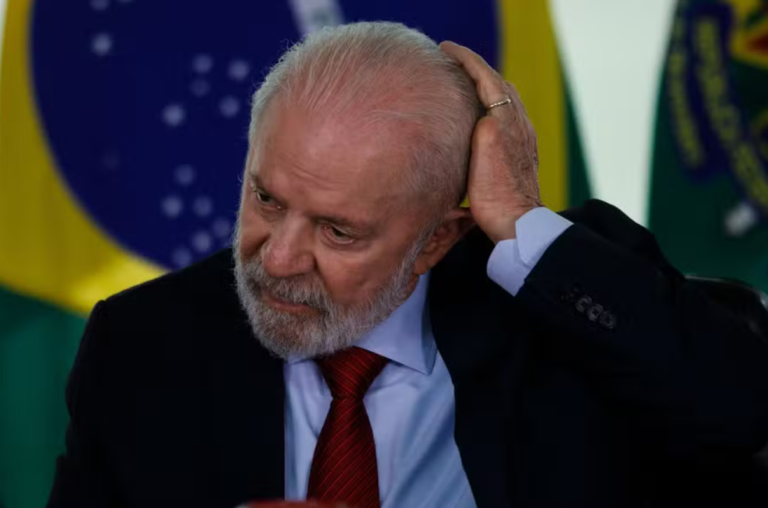 Lula ainda tem risco de sangramento intracraniano e deve repetir exames