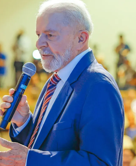 Lula refaz exames de imagem três dias após acidente doméstico