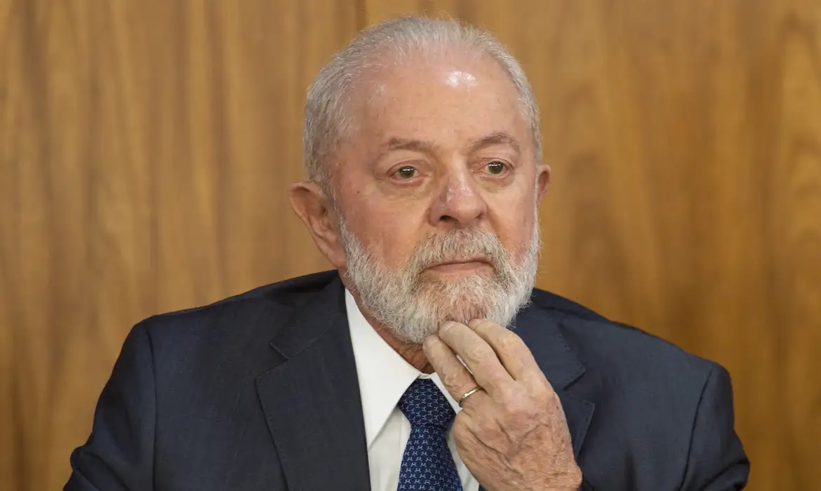 Lula defende moeda alternativa ao dólar para transações entre integrantes dos Brics