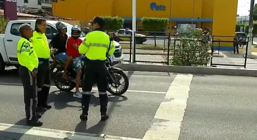 Homem é atropelado em faixa de pedestres e morre na Avenida Salgado Filho, em Natal