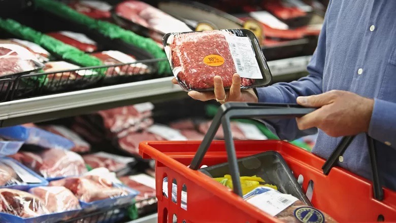 Preço da carne bovina volta a subir, e brasileiro recorre a ovos e peixes, aponta pesquisa