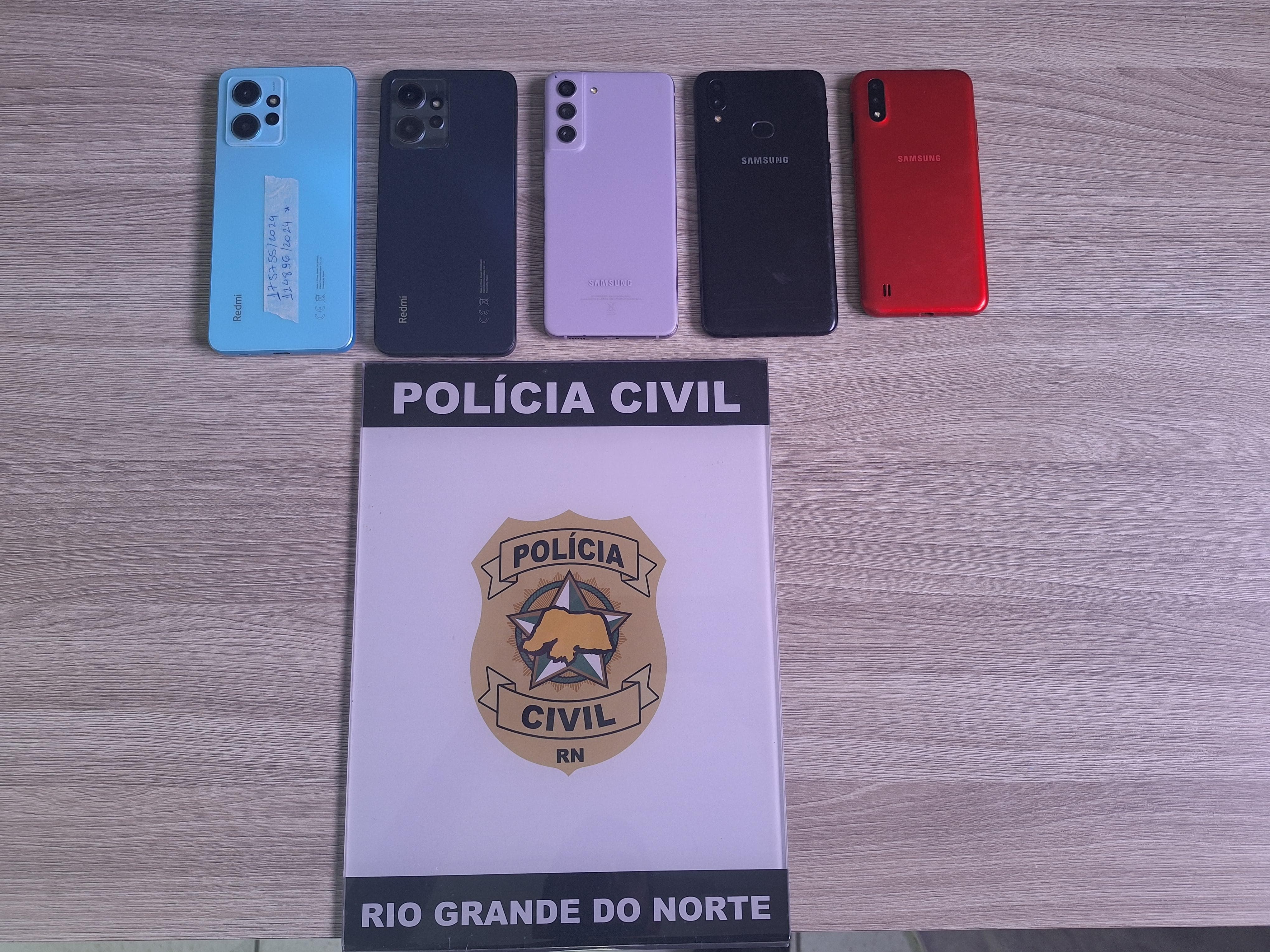 Cinco celulares são recuperados pela Polícia Civíl em Guamaré