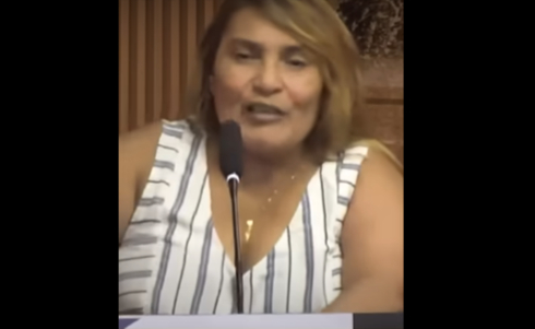 [VÍDEO] Mulher tenta dar cadeirada em presidente de conselho durante audiência sobre saúde mental na Câmara de Natal