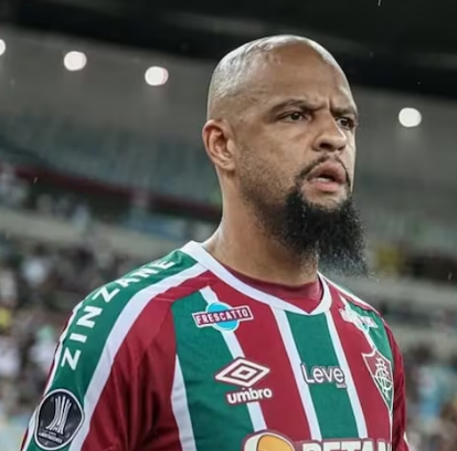 Clube europeu lança camisa em homenagem a Felipe Melo