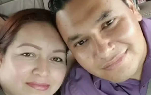 Casal morre durante briga em casa e filho só percebe horas depois de tirar o fone