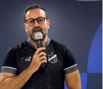 [VÍDEO] Irapoã dispara sobre Eduardo Machado: "Não participava das reuniões do clube"