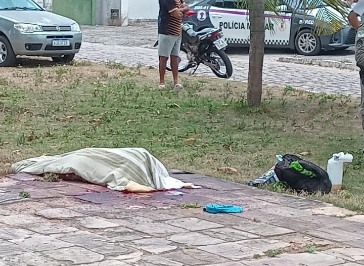 [IMAGEM FORTE] Filho arranca cabeça do pai e tenta fugir com ela em mochila na zona Sul de Natal