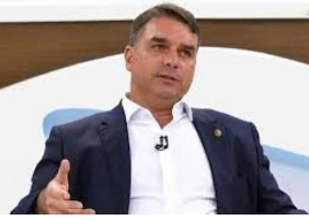 Flavio Bolsonaro: “Por mais que seja repugnante pensar em matar alguém, isso não é crime”