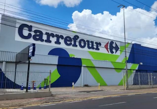 Ministro da Agricultura apoia boicote de carne brasileira ao Carrefour