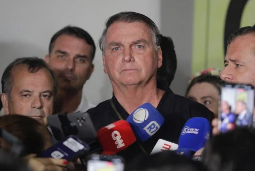 Bolsonaro nega saber de plano para matar Lula, mas diz temer prisão